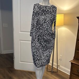 Adrianna Papell Monochrome Patterned Long Sleeve Dress